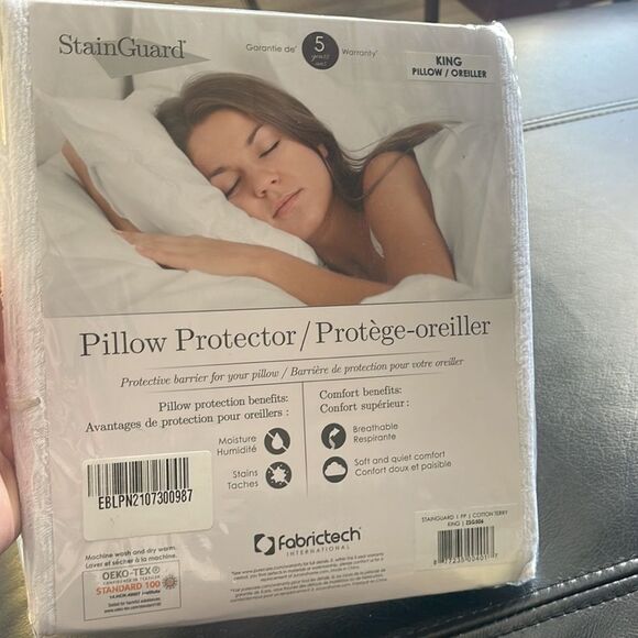 KING STAINGUARD COTTON TERRY PILLOW PROTECTOR - Picture 2 of 2